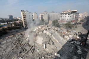 Претставник на ОН тврди дека ќе бидат потребни 14 години да се отстранат урнатините во Појасот Газа