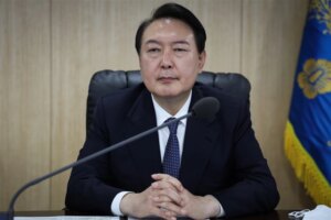Претседателот на Јужна Кореја се сретна со лидерот на опозицијата по поразот на парламентарните избори