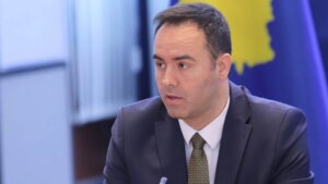 Коњуфца: ЕУ со нетрпение очекува да работи со српската влада, а не е подготвена да ги укине мерките кон Косово