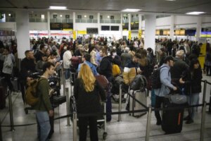 Повторно во функција системот за гранична контрола на аеродромите во Велика Британија, не е пријавен кибер напад