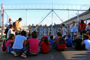 Бајден има намера да го заостри пристапот до азил на американско-мексиканската граница