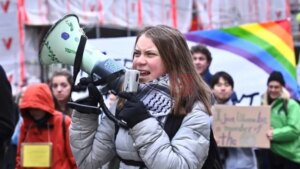 Грета Тунберг казнета поради протести во Стокхолм