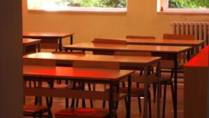 Синдикатот на провестни работници во Србија в четврток ја прекинува работата во сите училиштата поради загрозена безбедност