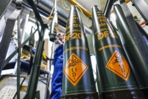 Летонија ќе придонесе со 10 милиони евра за чешката иницијатива за артилериски гранати за Украина