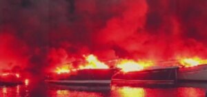 Во голем пожар во пристаништето Медулин уништени над 30 јахти